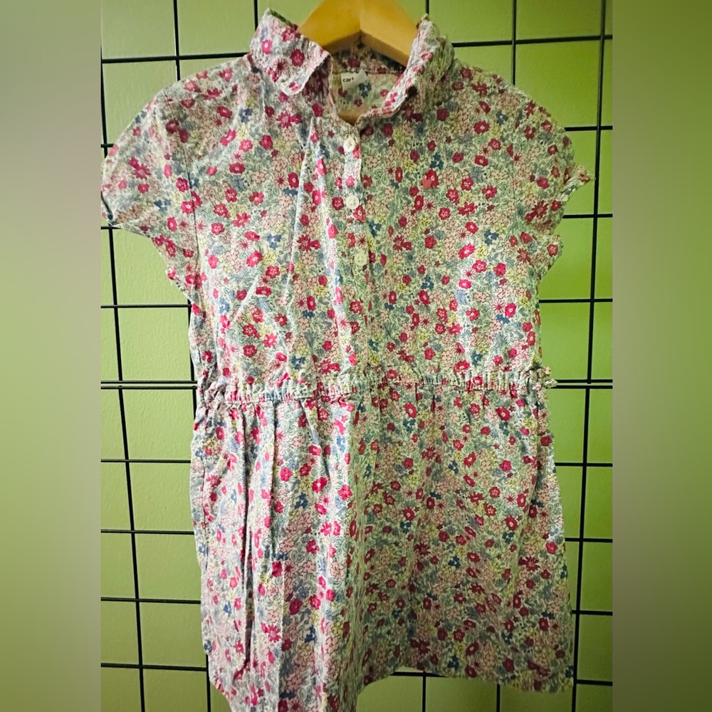 🌟CARTERS🌟 Floral Print Shirt with Short Sleeves Size 8